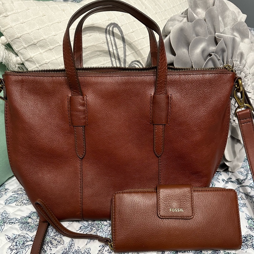 Fossil Leather Purse and matching Wallet